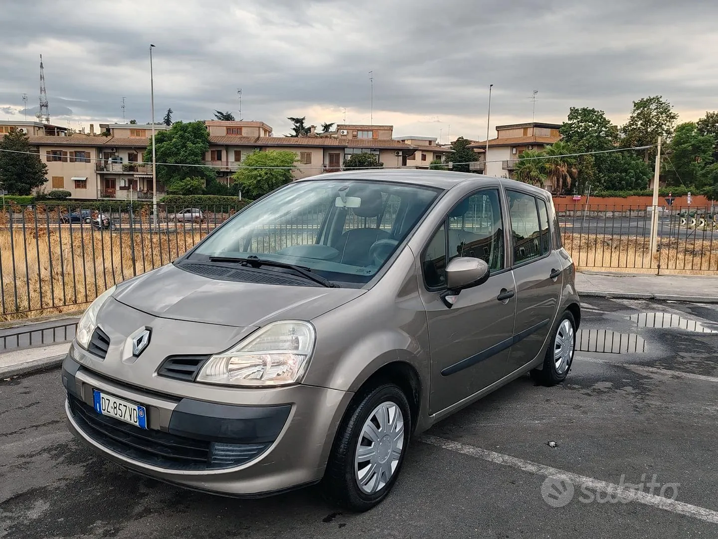 Renault Modus 2010 photo 2