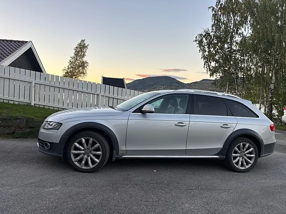 Audi A4 Allroad 2012 photo 2