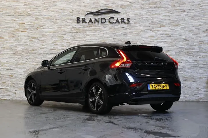 Volvo V40 2013 photo 2