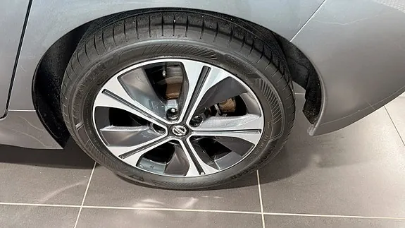 Nissan Leaf 2022 photo 5