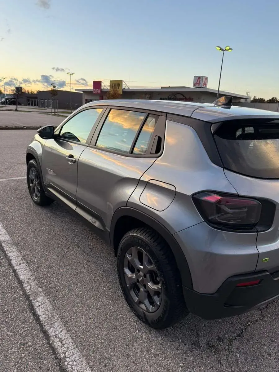 Jeep Avenger 2024 photo 2