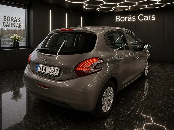 Peugeot 208 2012 photo 4
