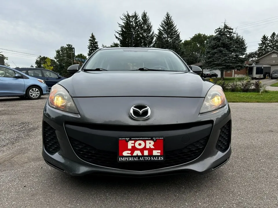 Mazda Mazda3 2013 photo 3