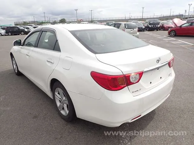 Toyota Mark X 2011 photo 3