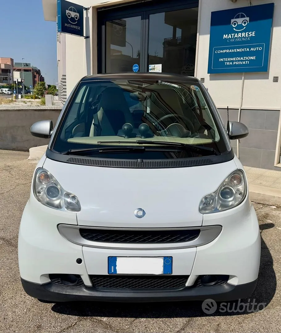 Smart Fortwo 2010 photo 2