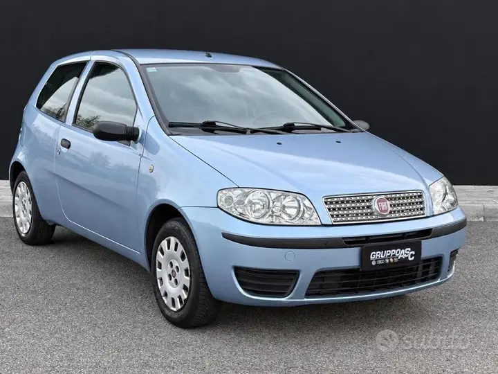 Fiat Punto 2009 photo 4
