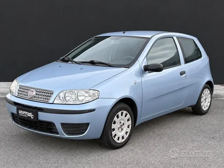 Fiat Punto 2009 photo 2