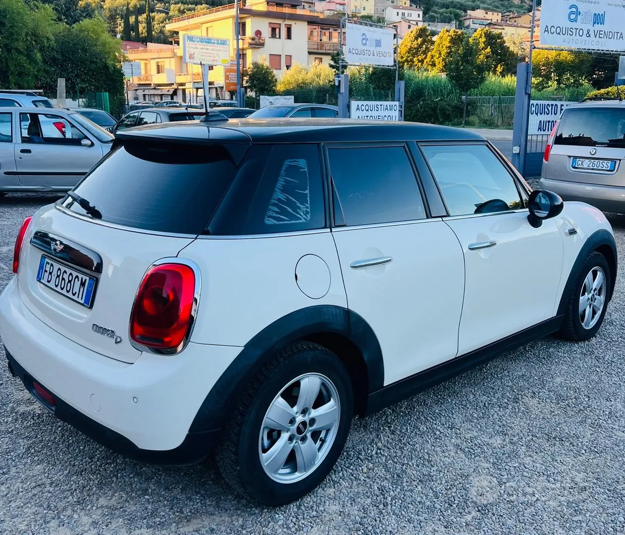 Mini Cooper D 2015 photo 4
