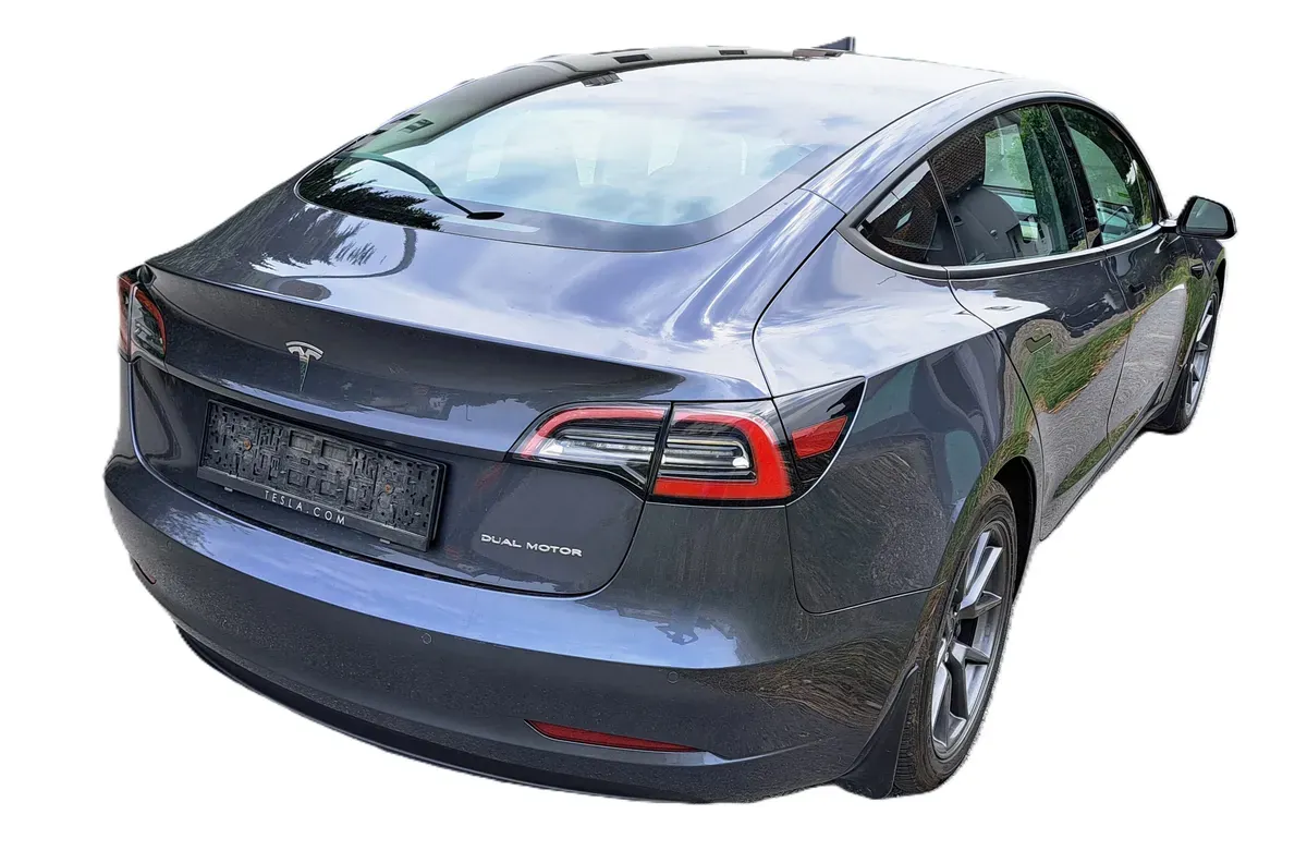 Tesla Model 3 2021 photo 2