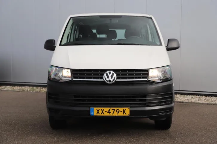 Volkswagen Transporter 2019 photo 2