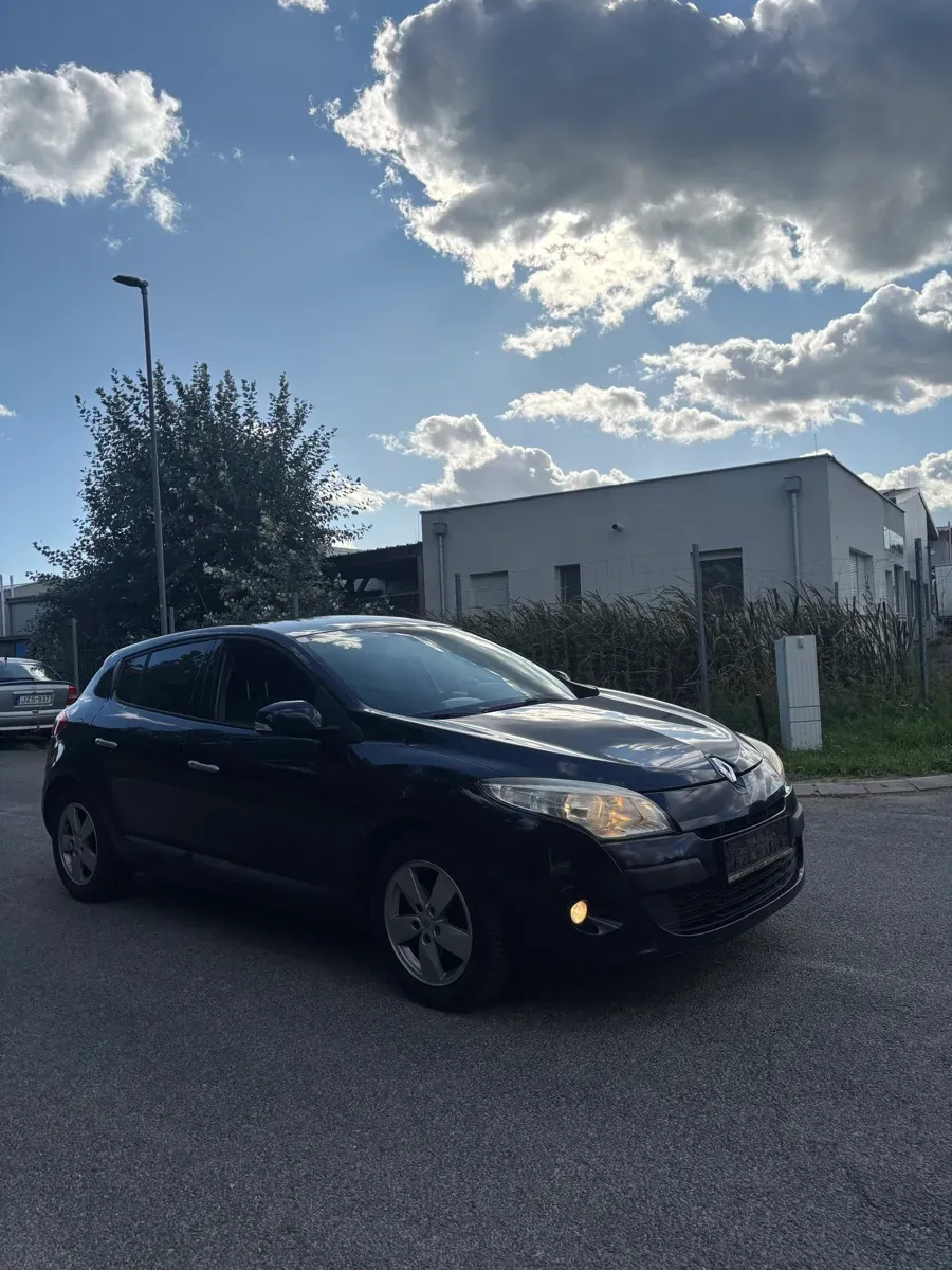 Renault Megane 2009 photo 2