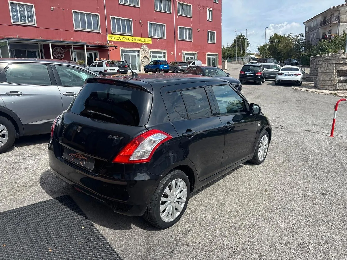 Suzuki Swift 2011 photo 2