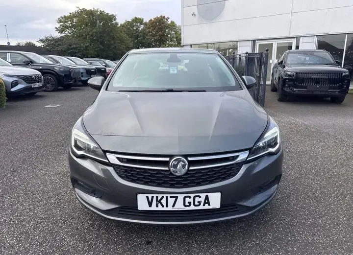 Vauxhall Astra 2017 photo 2