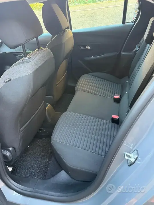 Peugeot 208 2024 photo 5