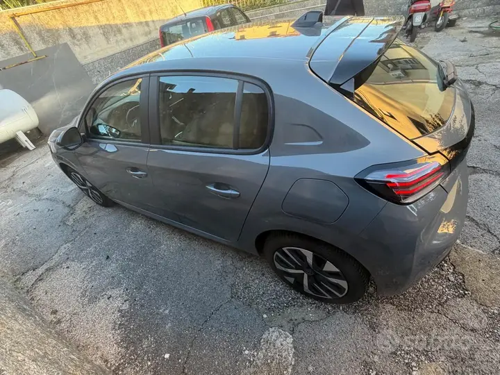 Peugeot 208 2024 photo 3