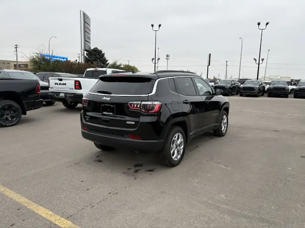 Jeep Compass 2026 photo 5