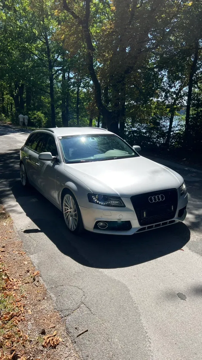 Audi A4 2009 photo 3