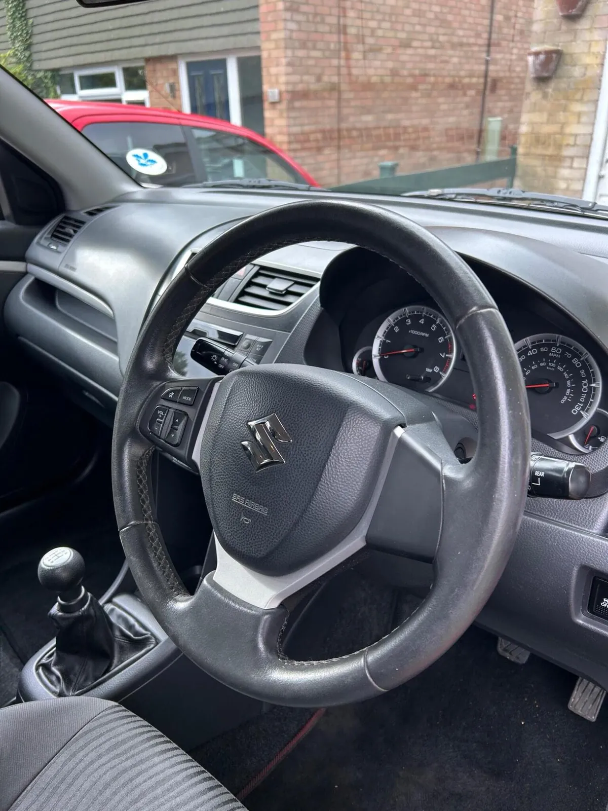 Suzuki Swift 2011 photo 5