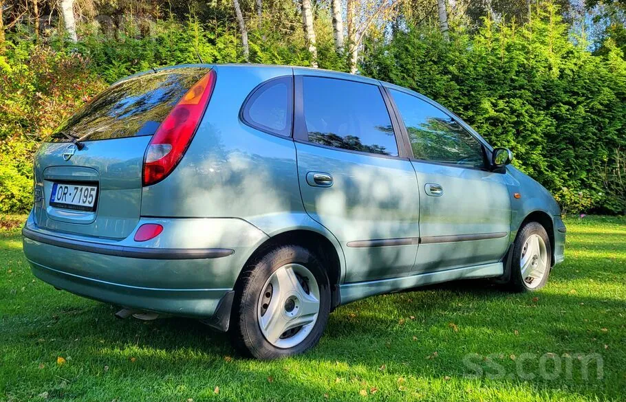 Nissan Almera Tino 2001 photo 5