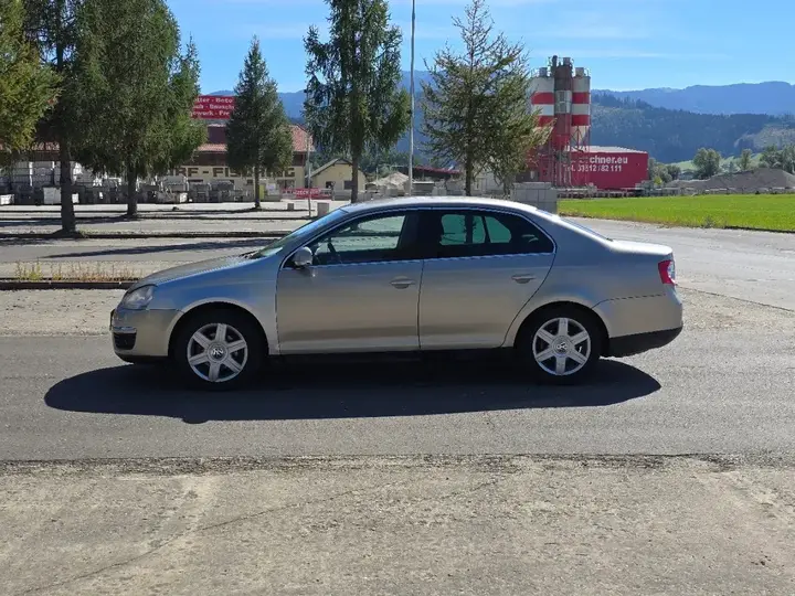 Volkswagen Jetta 2009 photo 3