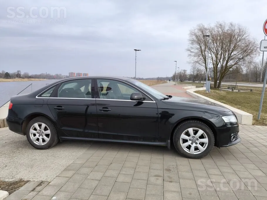 Audi A4 2008 photo 2