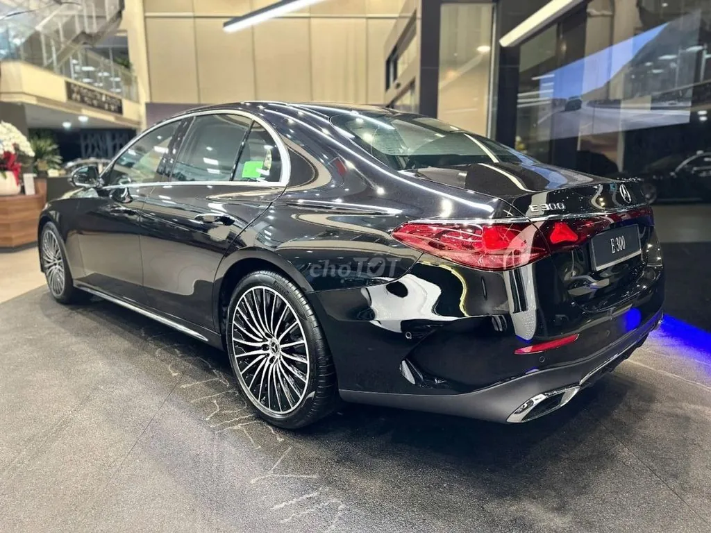 Mercedes-Benz E-Class 2026 photo 3