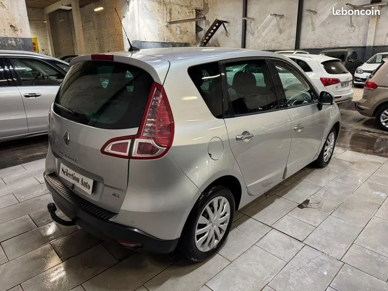 Renault Scenic 2011 photo 4