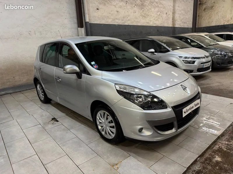 Renault Scenic 2011 photo 5