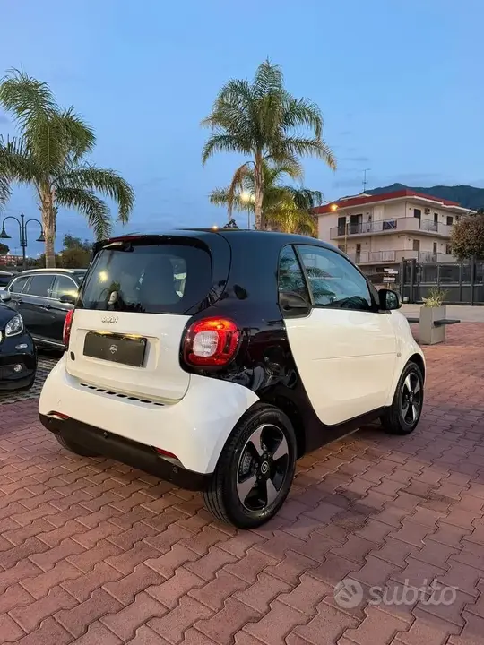 Smart Fortwo 2022 photo 4