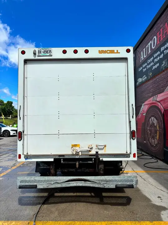Ford E-450 Super Duty 2021 photo 3