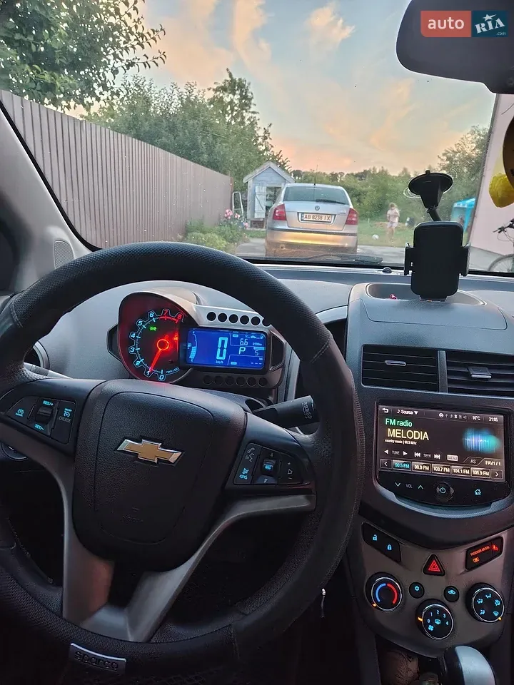 Chevrolet Sonic 2013 photo 3