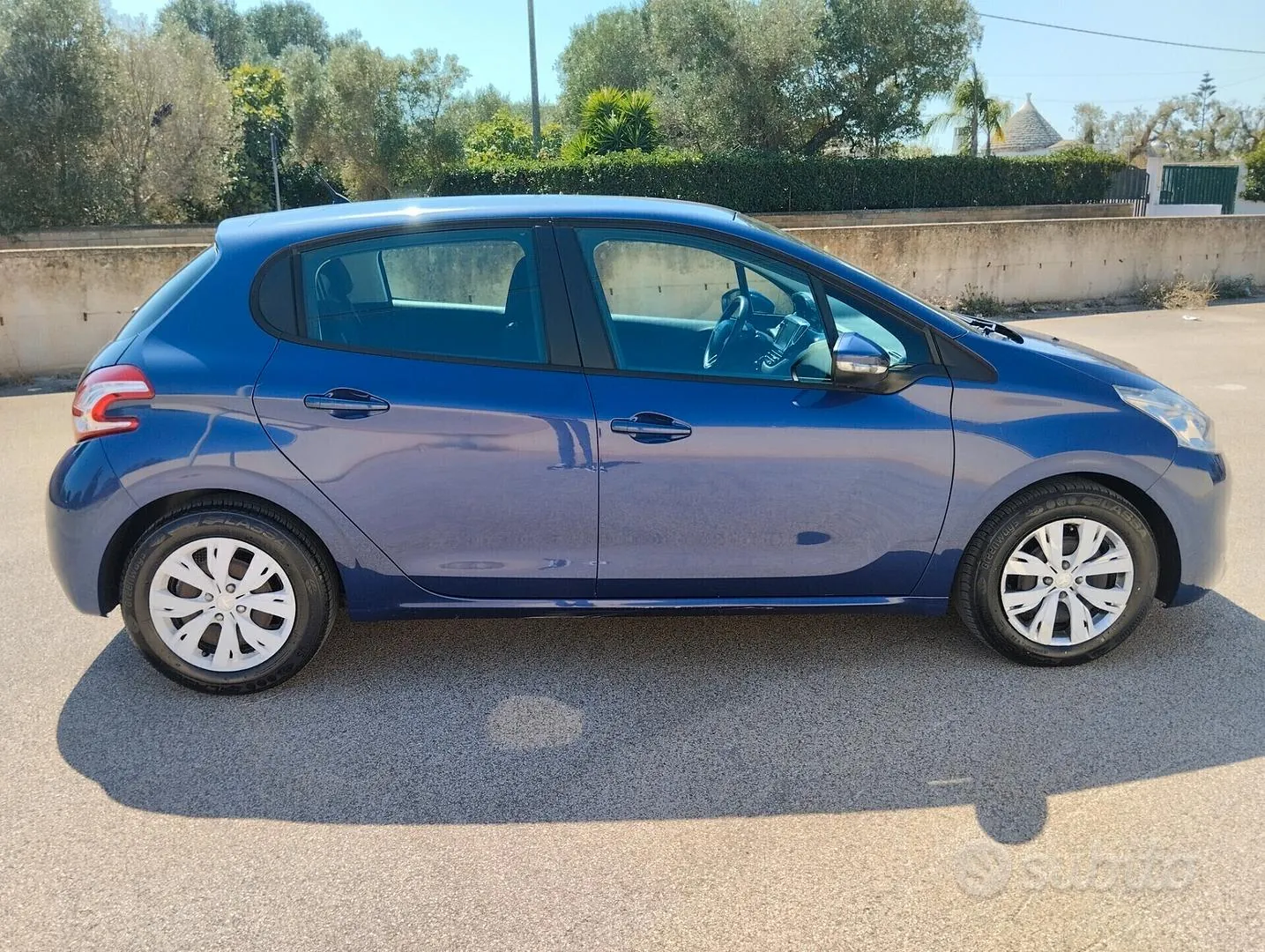 Peugeot 208 2012 photo 5