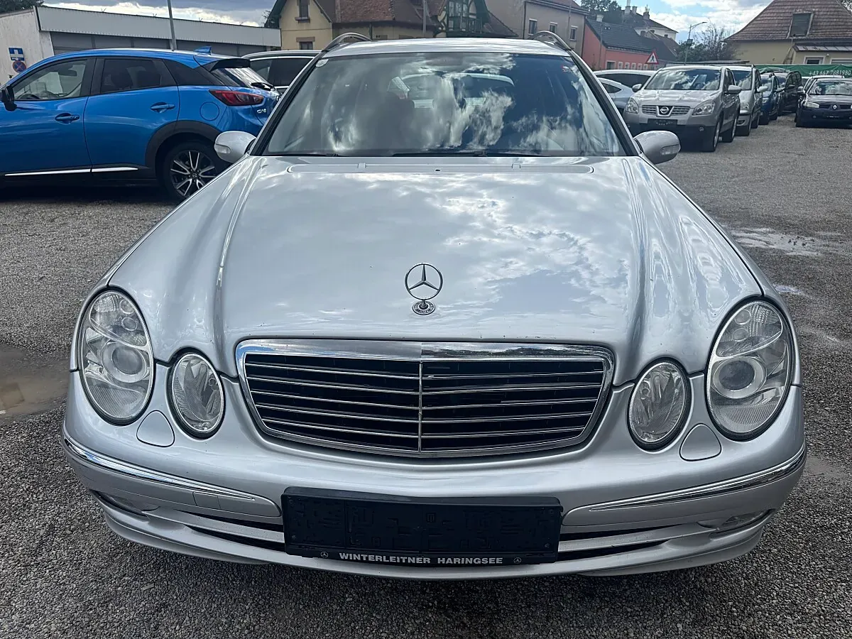 Mercedes-Benz E-Class 2006 photo 2