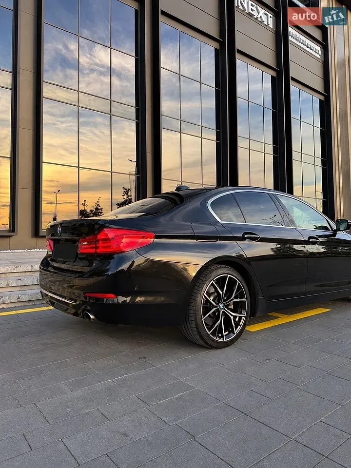 BMW 5 Series 2019 photo 5