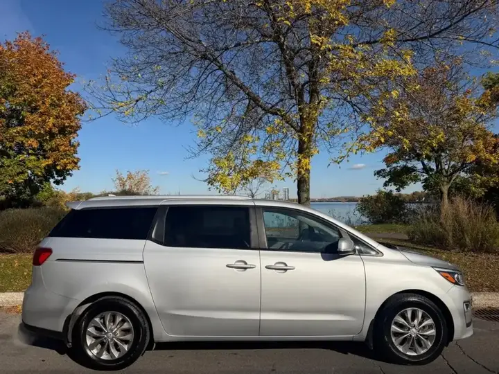 Kia Sedona 2020 photo 5