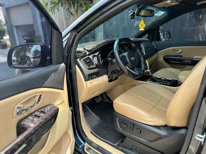 Kia Sedona 2018 photo 2