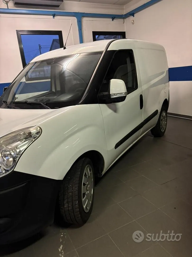 Fiat Doblò 2011 photo 2