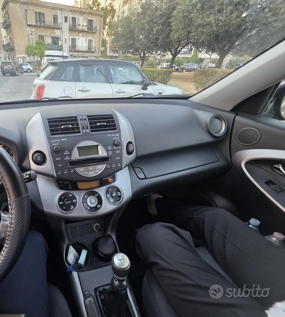 Toyota Rav4 2008 photo 2