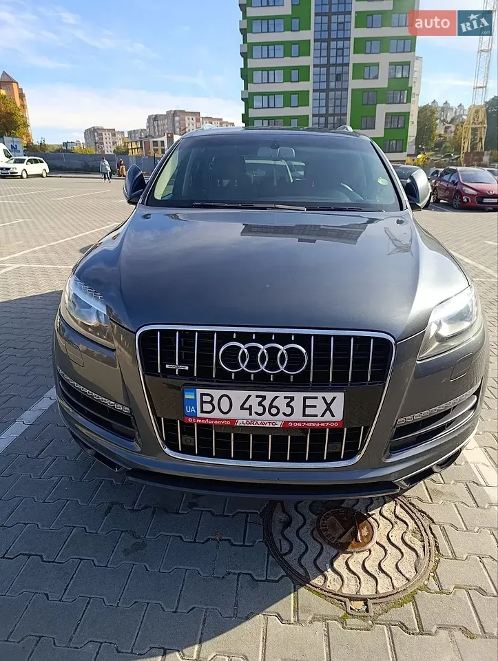 Audi Q7 2013 photo 2