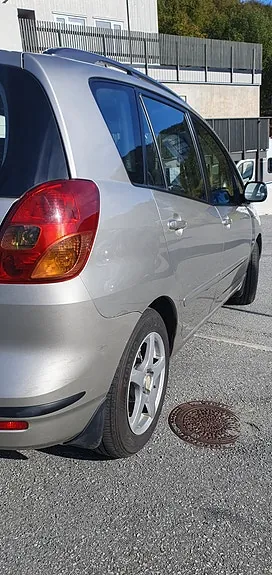 Toyota Corolla Verso 2002 photo 4