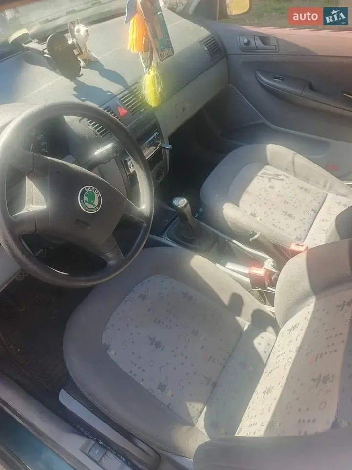 Skoda Fabia 2003 photo 2
