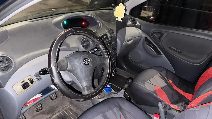 Toyota Yaris 2002 photo 5