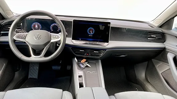 Volkswagen Passat 2025 photo 2