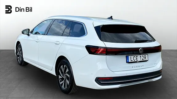 Volkswagen Passat 2025 photo 4