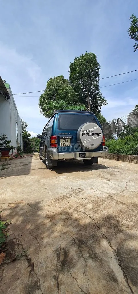 Mitsubishi V33 2001 photo 3