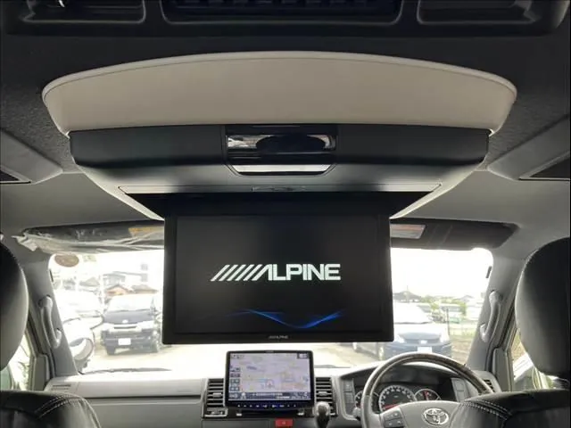 Toyota Hiace 2018 photo 3