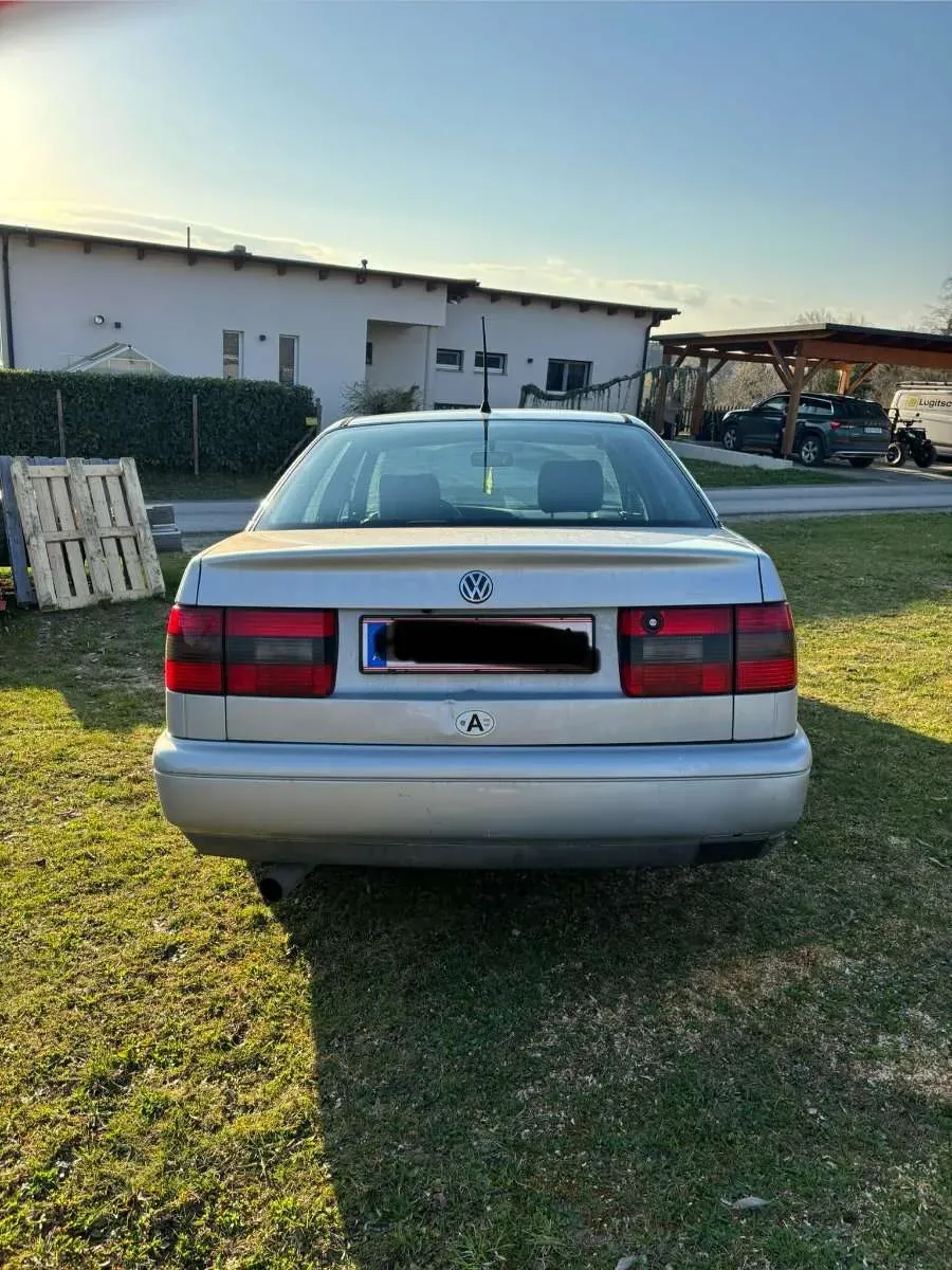 Volkswagen Passat 1994 photo 3
