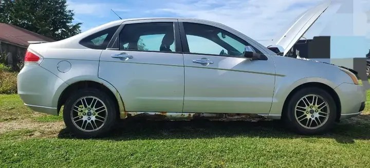 Ford Focus 2011 photo 2
