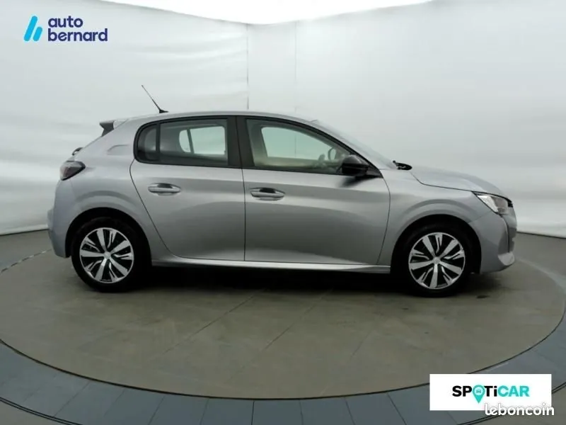 Peugeot 208 2023 photo 4