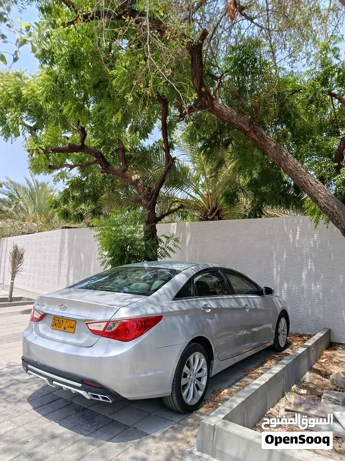 Hyundai Sonata 2011 photo 2